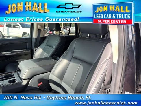 Used 2024 Ford Expedition XLT RWD image 19