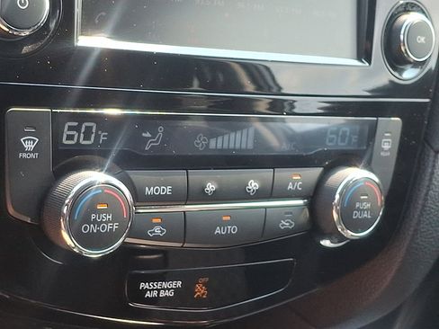 Used 2018 Nissan Rogue SV w/ Premium Package AWD/4WD image 15
