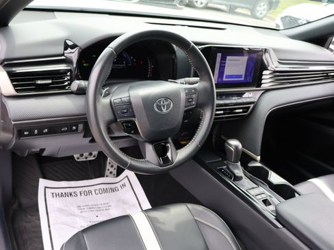 Used 2025 Toyota Camry SE FWD image 22