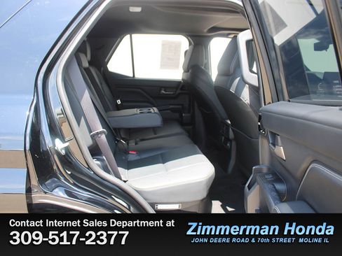 Used 2025 Toyota 4Runner Limited w/ Tow Technology Package AWD/4WD image 9