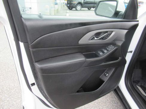 Used 2022 Chevrolet Traverse LT w/ LPO, Floor Liner Package AWD/4WD image 14