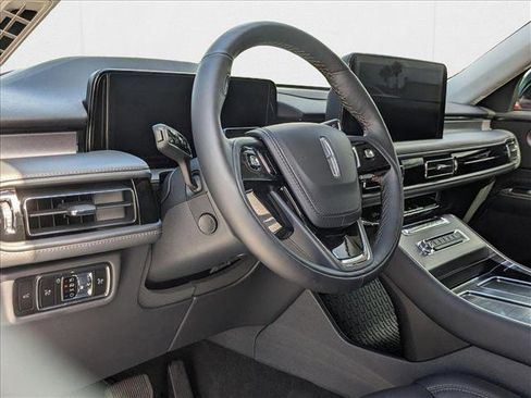 New 2025 Lincoln Aviator AWD w/ Equipment Group 101A image 3