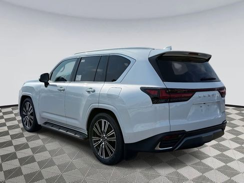 Used 2026 Lexus LX 700h Luxury image 4