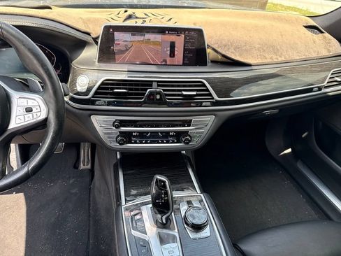Used 2020 BMW 750i xDrive w/ Executive Package AWD/4WD image 8
