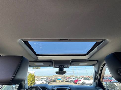 Used 2019 Chevrolet Silverado 1500 LTZ w/ LTZ Premium Package image 40