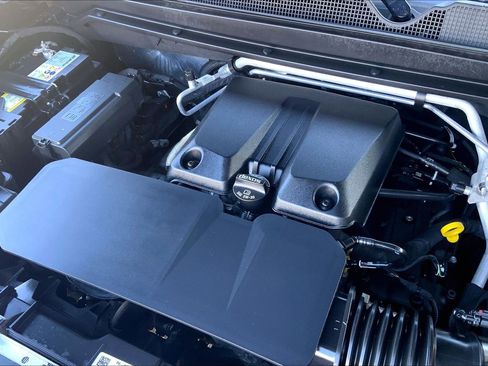 Used 2023 Chevrolet Colorado Z71 w/ Z71 Convenience Package 2 image 33