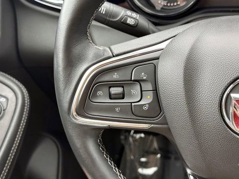 Used 2021 Buick Encore GX Essence FWD image 20