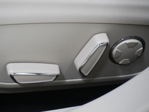 Used 2017 Lincoln MKZ Select w/ Technology Package FWD image 14