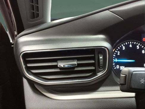 Certified 2023 Ford Explorer XLT w/ Equipment Group 202A AWD/4WD image 16