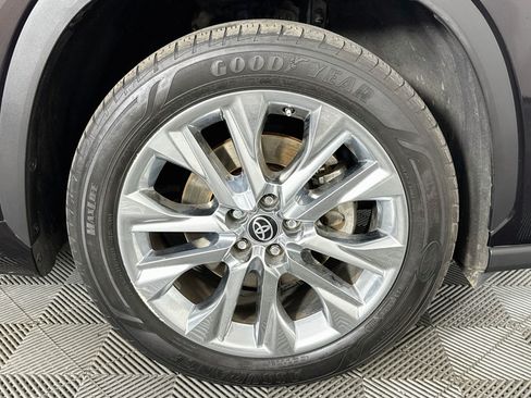 Used 2022 Toyota Highlander Limited FWD image 30