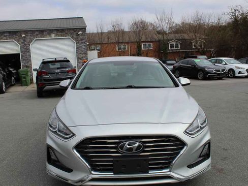 Used 2019 Hyundai Sonata SE image 2