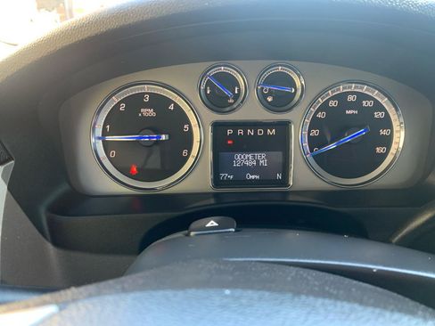 Used 2011 Cadillac Escalade Luxury RWD image 36