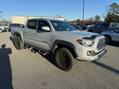 Used 2019 Toyota Tacoma TRD Off-Road image 9