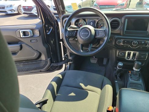 Used 2022 Jeep Wrangler Willys image 17