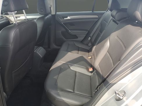 Used 2019 Volkswagen Golf SE w/ Driver Assistance Package FWD image 23