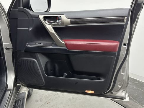 Used 2020 Lexus GX 460 Premium image 35