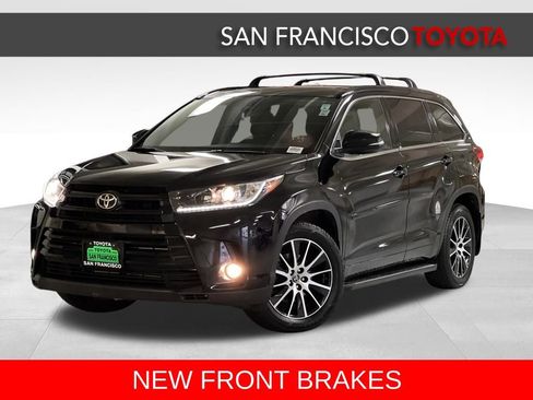 Used 2018 Toyota Highlander SE image 1
