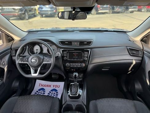 Used 2019 Nissan Rogue S image 3