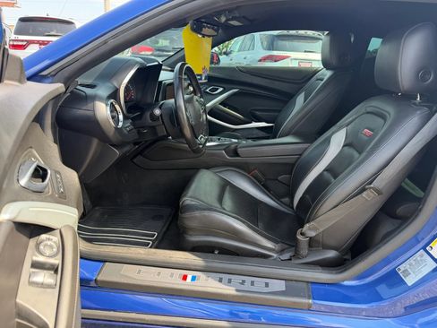 Used 2019 Chevrolet Camaro SS RWD image 4