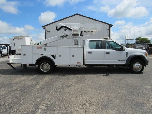 Used 2017 Ford F550 2WD Crew Cab Super Duty image 2