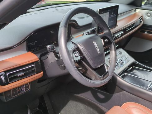 Used 2022 Lincoln Aviator Reserve w/ Equipment Group 201A AWD/4WD image 10