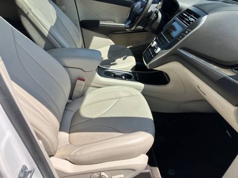 Used 2017 Lincoln MKC Reserve AWD/4WD image 23