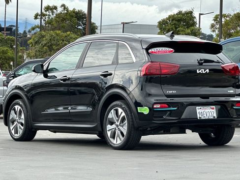Used 2022 Kia Niro EX Premium image 7