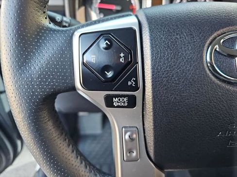 Certified 2022 Toyota 4Runner Limited AWD/4WD image 11