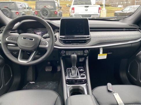 New 2026 Jeep Compass Latitude AWD/4WD image 18
