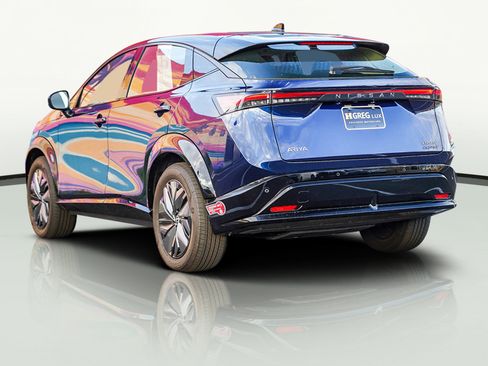 Used 2024 Nissan Ariya AWD image 6