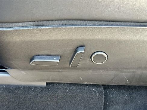 Used 2021 Tesla Model Y Long Range image 32