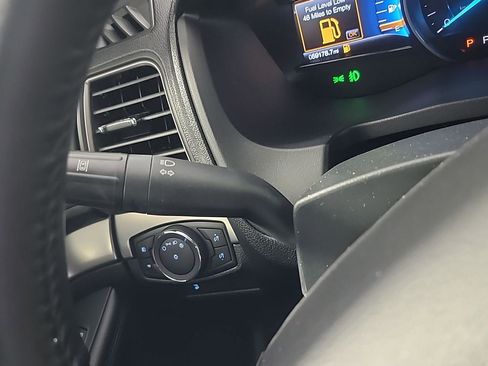 Used 2018 Ford Explorer XLT w/ Equipment Group 201A image 28