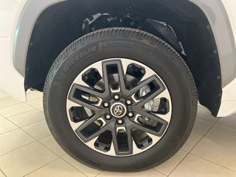 Used 2023 Toyota Tundra Limited image 30