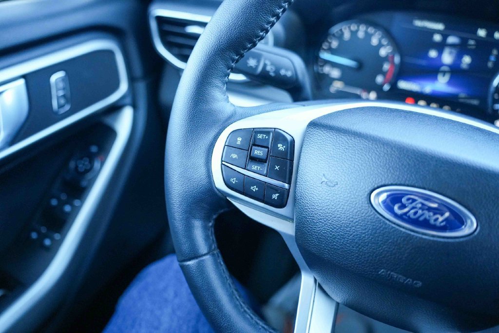 Used 2023 Ford Explorer XLT w/ Equipment Group 202A AWD/4WD image 35