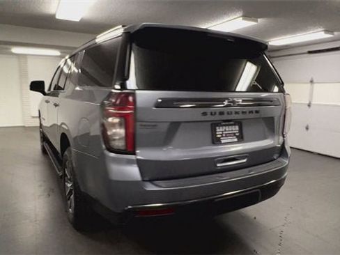 Used 2021 Chevrolet Suburban Z71 w/ Luxury Package image 7