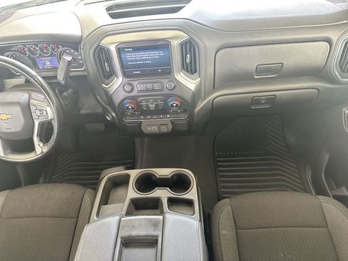 Used 2021 Chevrolet Silverado 1500 LT image 17