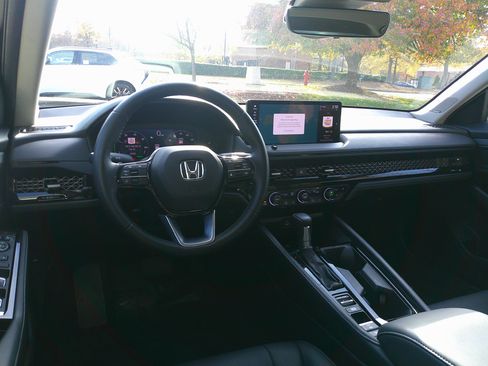 Used 2023 Honda Accord Touring image 32
