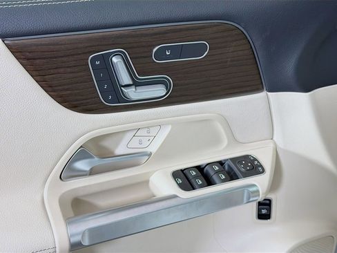 New 2026 Mercedes-Benz GLB 250 4MATIC image 20