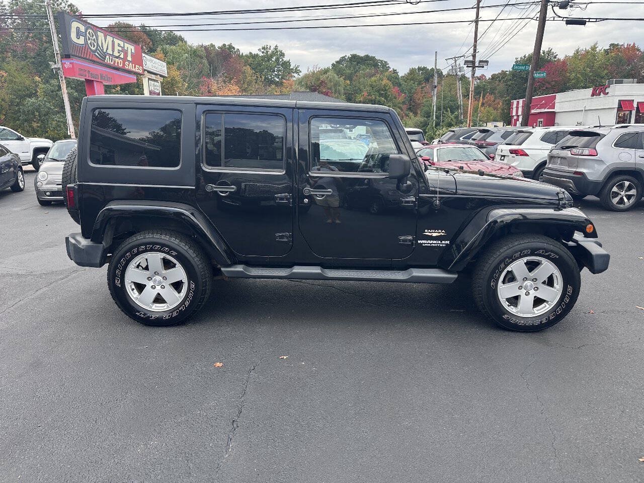 Used 2012 Jeep Wrangler Unlimited Sahara AWD/4WD image 3