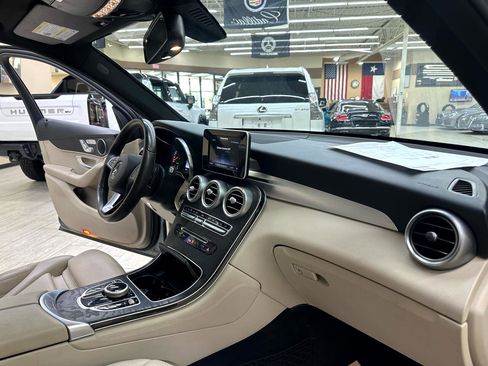 Used 2018 Mercedes-Benz GLC 300 image 39