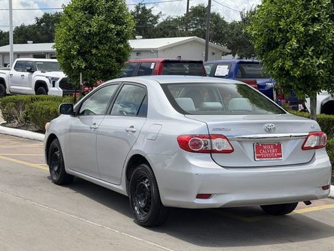 Used 2011 Toyota Corolla LE FWD image 4