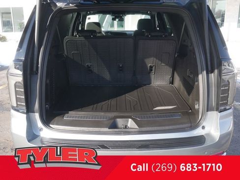 New 2026 Chevrolet Suburban Premier w/ Sun And Tow Package AWD/4WD image 17