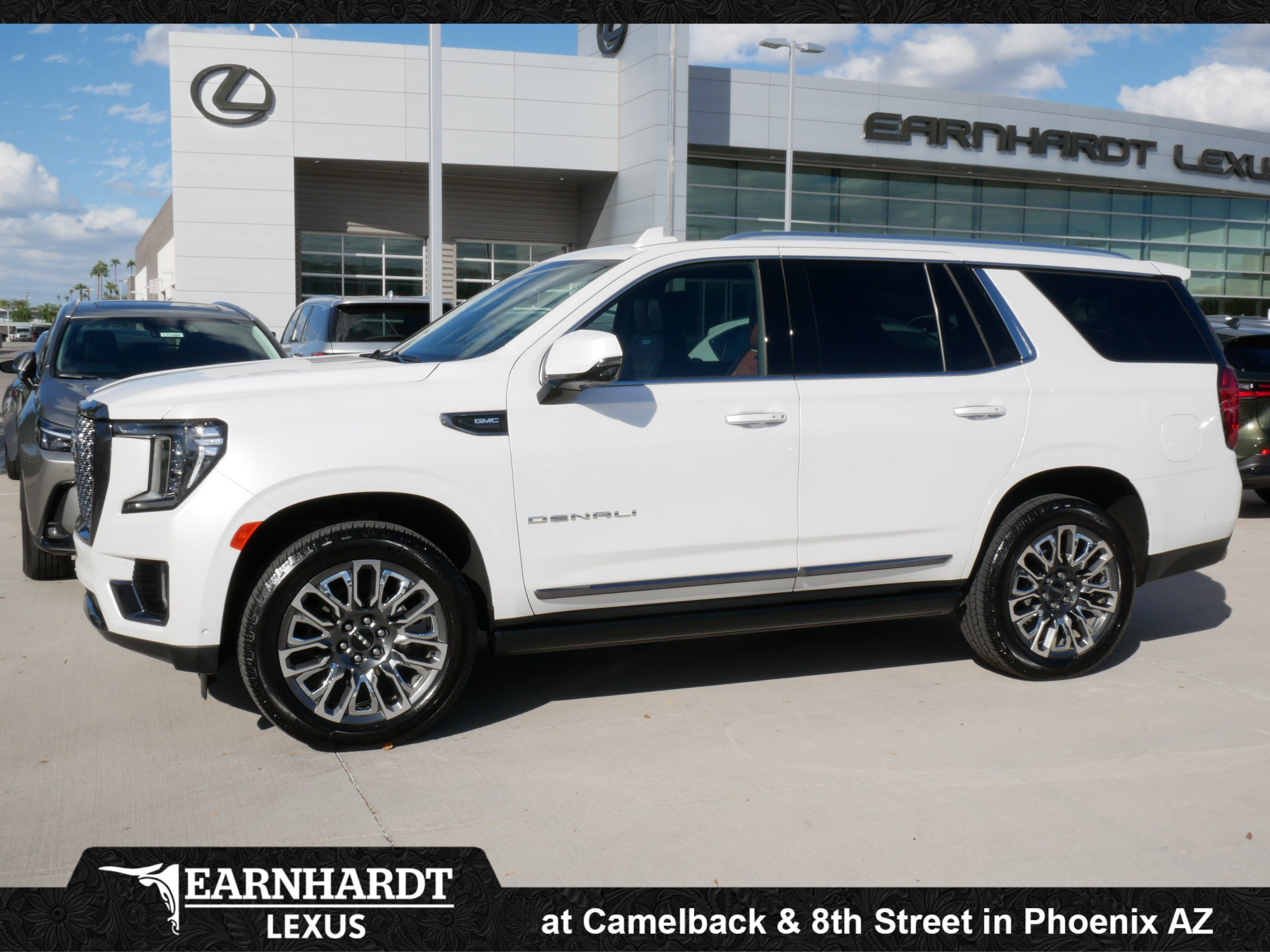 Used 2023 GMC Yukon Denali Ultimate AWD/4WD image 1