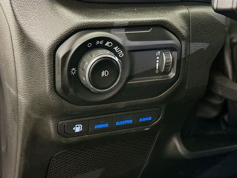 Used 2023 Jeep Wrangler Sahara image 17