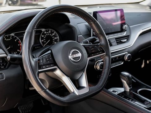 Used 2023 Nissan Altima 2.5 SR image 14