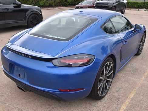 Used 2018 Porsche 718 Cayman image 6