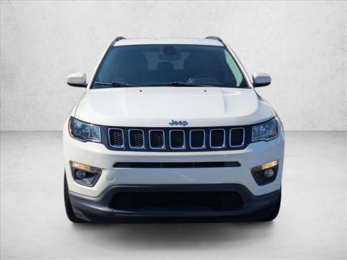 Used 2020 Jeep Compass Latitude image 2