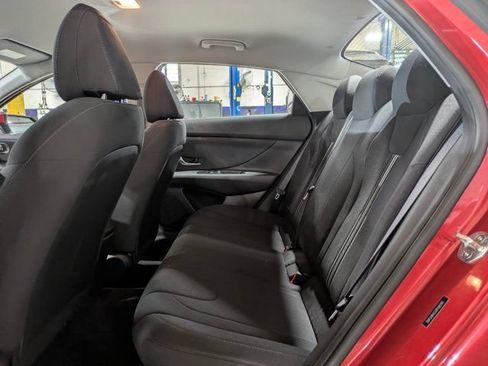 Used 2023 Hyundai Elantra SEL FWD image 12