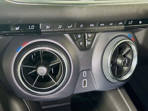 Certified 2025 Chevrolet Blazer LT FWD image 14