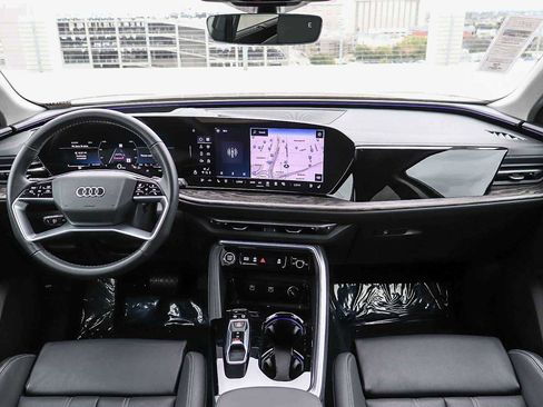 Used 2025 Audi Q5 Premium w/ Premium Plus AWD/4WD image 16